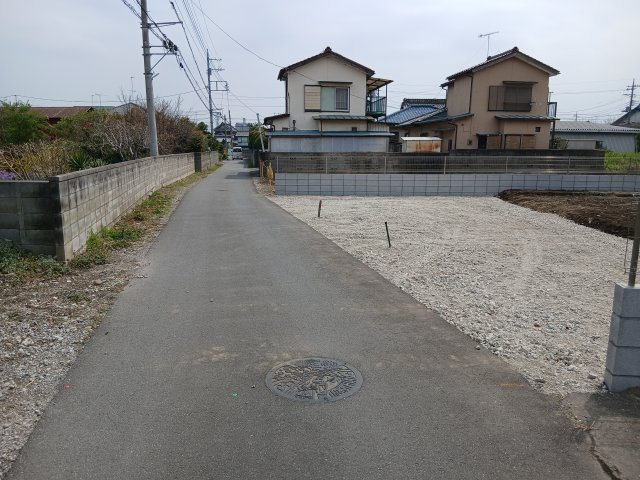 リーブルガーデン．S　熊谷拾六間第６　の前面道路含む現地写真|１号棟現地前面道路（2026年03月30日）撮影