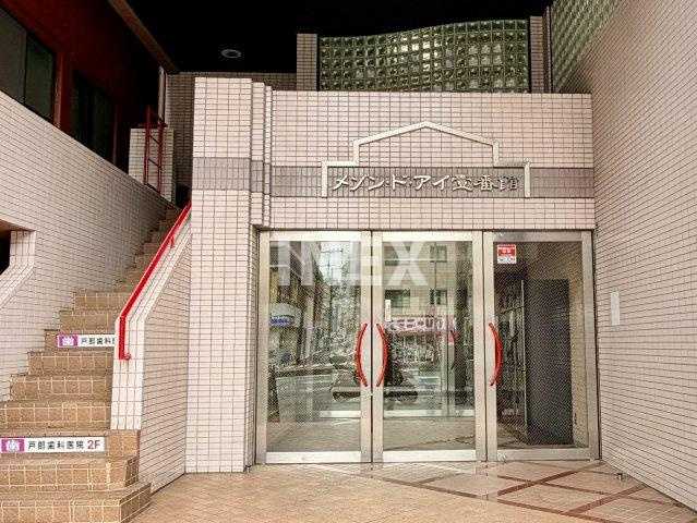 横浜市西区戸部本町の賃貸マンションのエントランス