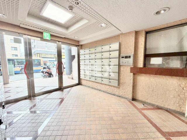 横浜市西区戸部本町の賃貸マンションのロビー