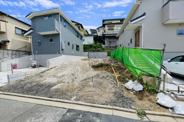 深草願成町の前面道路含む現地写真
