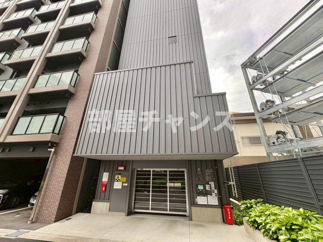 ザ・シンフォニア新栄の駐車場