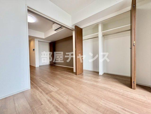 ザ・シンフォニア新栄の寝室