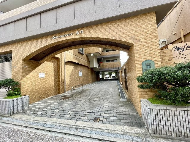 ロワールマンション高取　高取小学校区のエントランス|ロワールマンション高取
