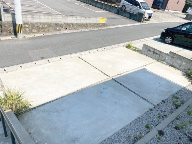 粕屋町長者原東７丁目 中古戸建の駐車場|広々とした駐車スペース！