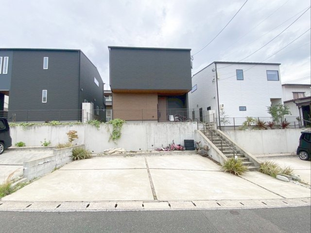 粕屋町長者原東７丁目 中古戸建の外観|良好な日当たりと静かな住環境が守られた低層住居専用地域です！