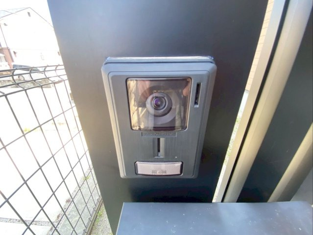 粕屋町長者原東７丁目 中古戸建の防犯設備|来客の様子が確認できて安心！モニター付きインターホンです！