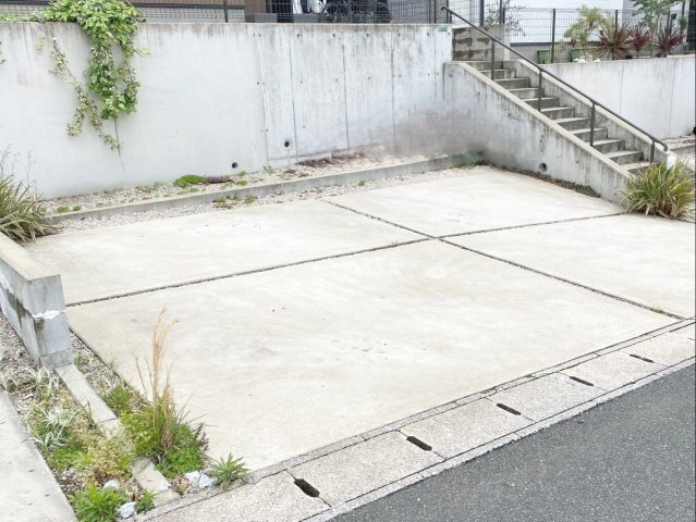 粕屋町長者原東７丁目 中古戸建の駐車場|ゆとりある駐車スペースです！