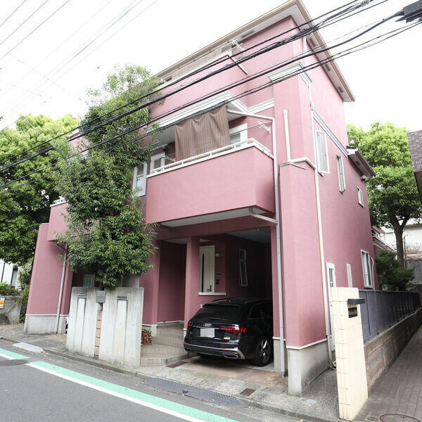 K.M.H.COURT FOREST Bの駐車場