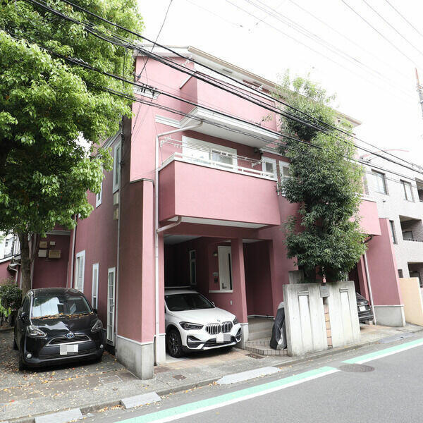K.M.H.COURT FOREST Bの外観