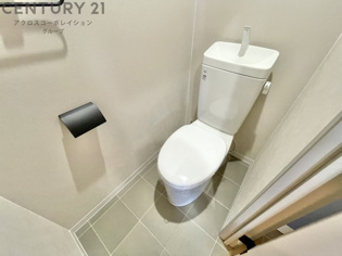 コンパクトで使いやすいトイレです♪