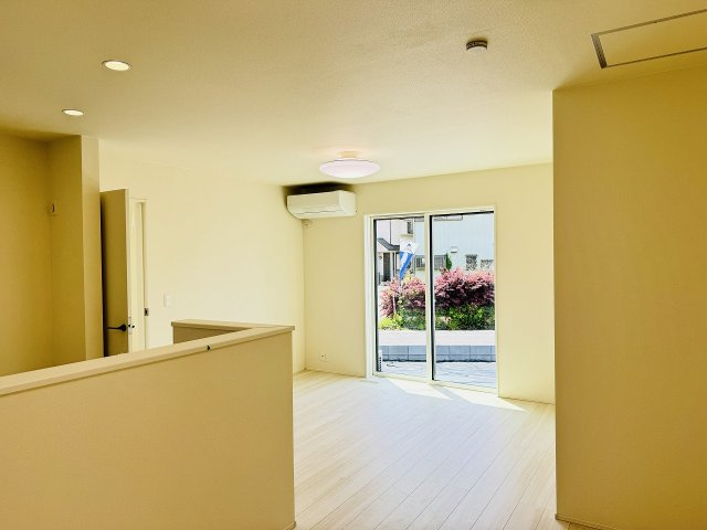 八王子市　川口町　平屋（新築一戸建て）２３ー３期の居間・リビング|～15.0帖の明るいLDKで、家族団欒の時間をお過ごしいただけます～