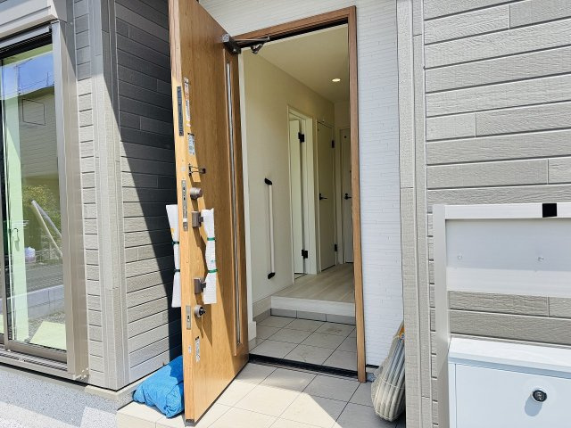 八王子市　川口町　平屋（新築一戸建て）２３ー３期の玄関|～玄関は安心のWロックキーを採用～