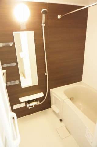 ソレイユ妙峠の浴室
