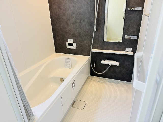 八王子市　川口町　平屋（新築一戸建て）２３ー３期の浴室|～のびのびくつろげるバスルーム　１日の締めくくりに癒やしのバスタイムを～