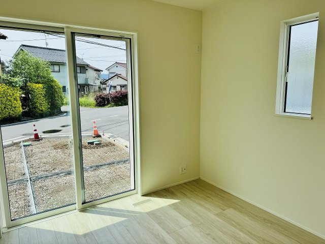 八王子市　川口町　平屋（新築一戸建て）２３ー３期の子供部屋|～5.2帖の洋室　2面採光で明るく風通しの良いお部屋です～