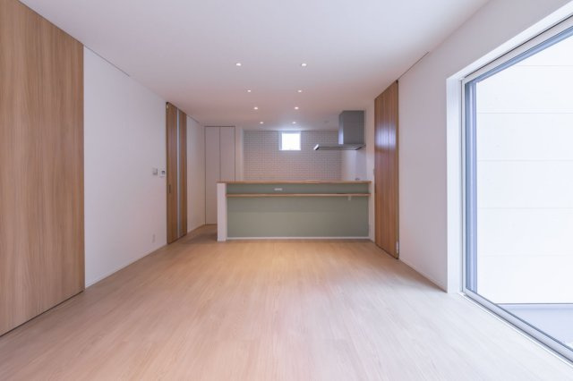 草津市追分3丁目　新築戸建の居間・リビング