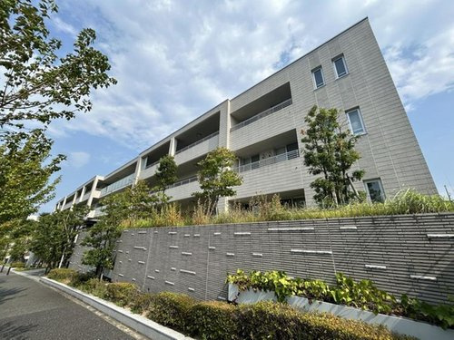 プラウド夙川の外観