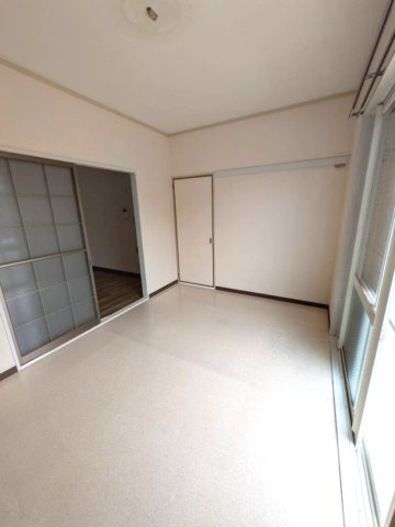 北葛飾郡杉戸町高野台南１丁目のアパートの居間・リビング