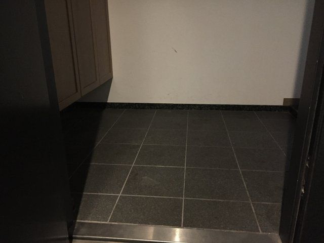 ザ・ガーデンタワーズ・サンライズタワーの玄関