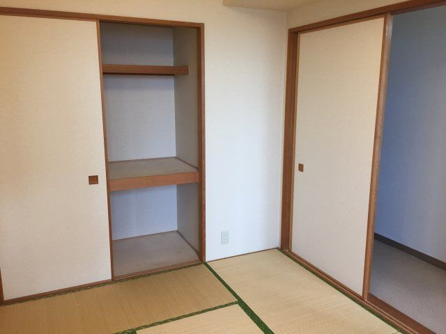 ザ・ガーデンタワーズ・サンライズタワーの和室