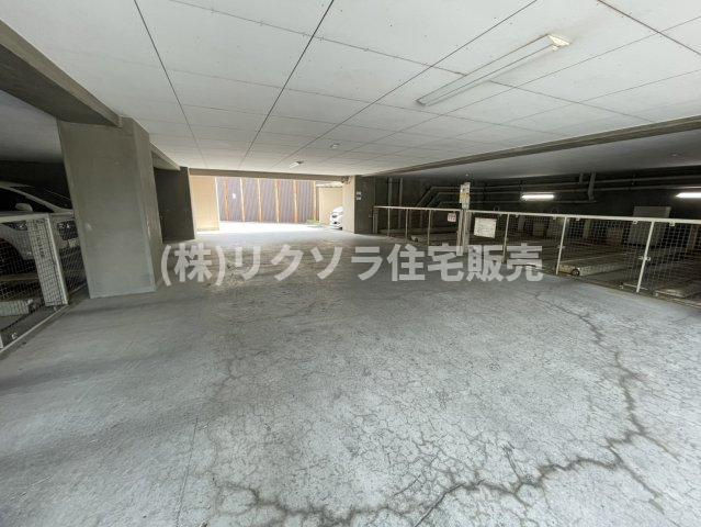 ネオグランデ香里山手の駐車場|■物件内覧・資金計画相談・住宅ローン相談、リフォーム相談、お問合せ受付中■
※当日・翌日のご内覧、ご相談はお電話でのお問合せがスムーズです！