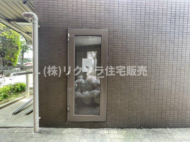 ネオグランデ香里山手のその他共用部分|敷地内ゴミステーション
■物件内覧・資金計画相談・住宅ローン相談、リフォーム相談、お問合せ受付中■
※当日・翌日のご内覧、ご相談はお電話でのお問合せがスムーズです！