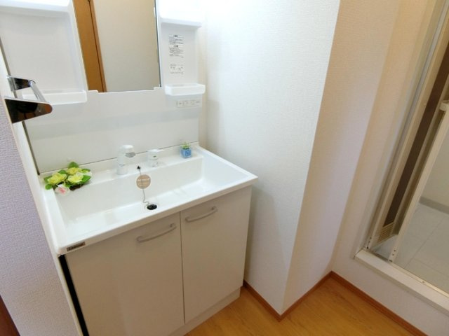 【洗面所】シュロス台原