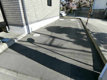 【駐車場】シュロス台原