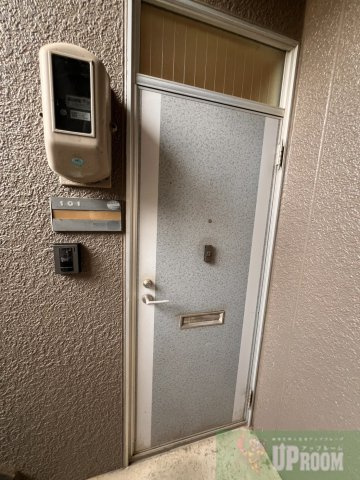 スカイハウス上条の玄関