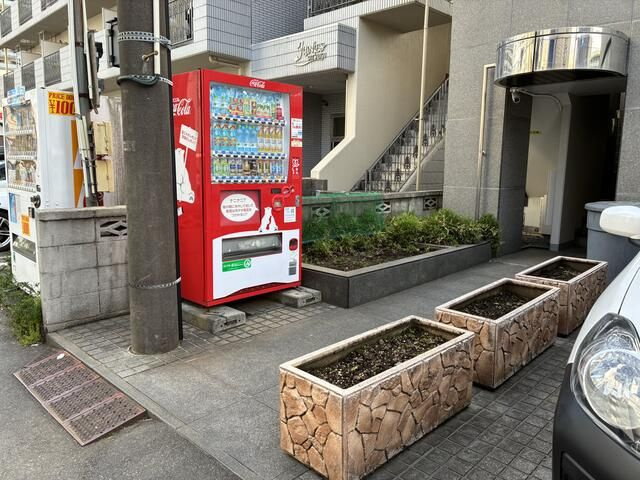アールアサオカ栄町ビルのエントランス