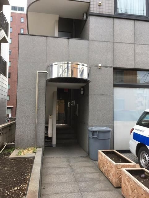 アールアサオカ栄町ビルの外観