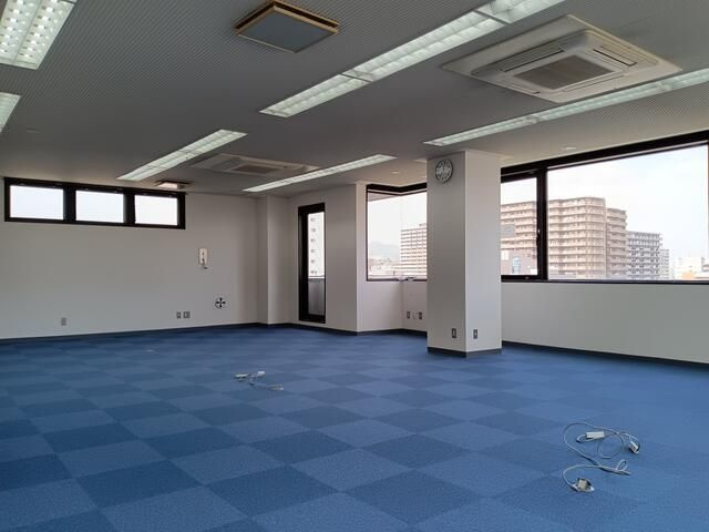 アールアサオカ栄町ビルの内装