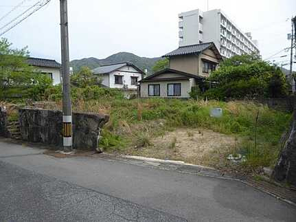 広島市安佐北区真亀３丁目 高陽ニュータウンＡ１住区の前面道路含む現地写真