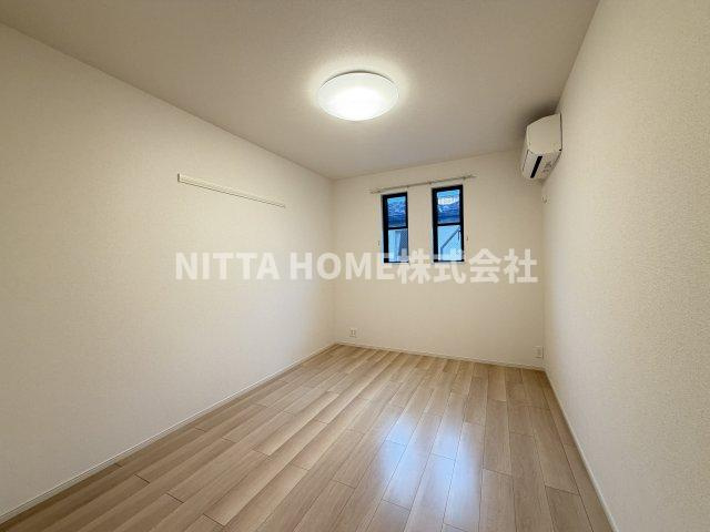 カーサ　ルミノーゾの寝室|全居室照明器具が付いています◇