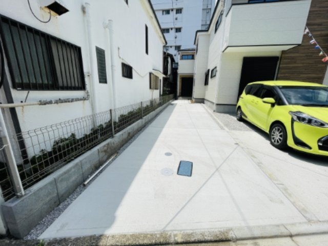 『八王子市新築戸建て』八王子市本町31-15【仲介手数料無料】　　４期の駐車場|～仲介手数料無料☆八王子ひなた不動産～八王子市本町　新築戸建て