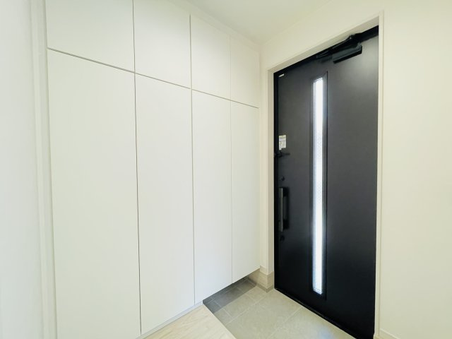 『八王子市新築戸建て』八王子市本町31-15【仲介手数料無料】　　４期の玄関|～仲介手数料無料☆八王子ひなた不動産～八王子市本町　新築戸建て