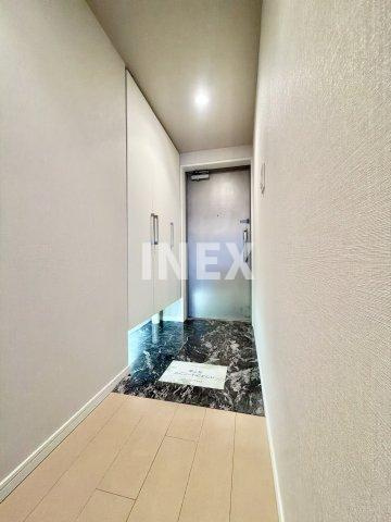 横浜市西区平沼２丁目の賃貸マンションの玄関