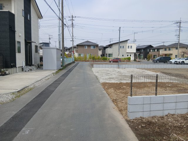 リーブルガーデン．S　熊谷拾六間第６　の前面道路含む現地写真|２号棟現地前面道路（2026年03月30日）撮影