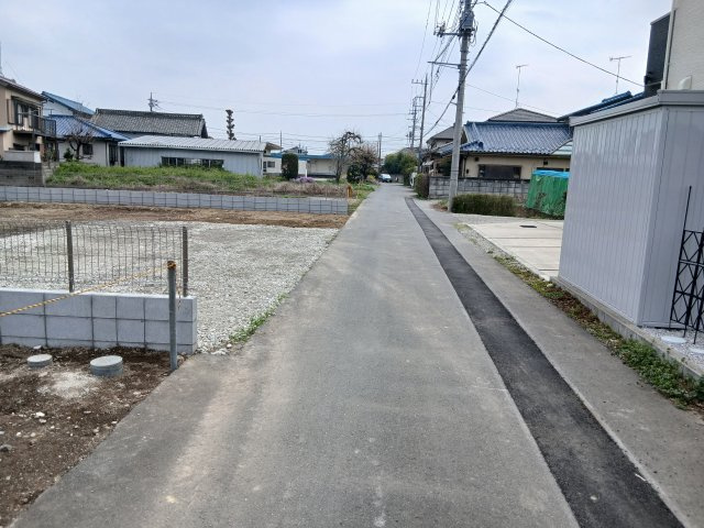 リーブルガーデン．S　熊谷拾六間第６　の前面道路含む現地写真|２号棟現地前面道路（2026年03月30日）撮影