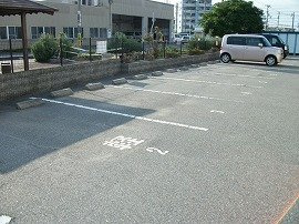 レオパレス明日香の駐車場|駐車場完備