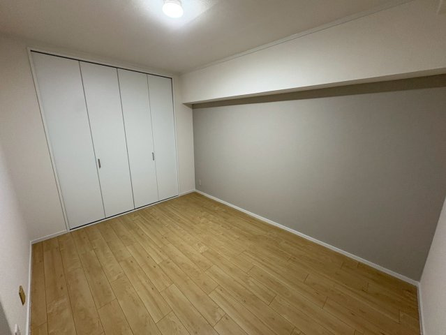 グランドパレス上須磨の洋室|各部屋アクセントクロスでおしゃれに