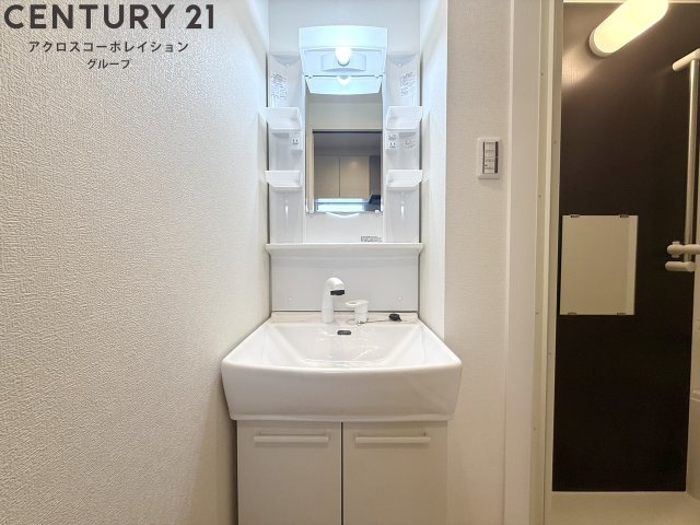明るい洗面台です☆