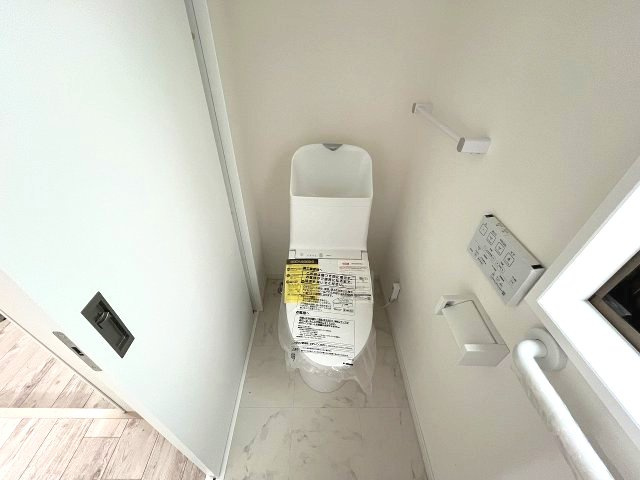 中村区中村本町四丁目　戸建のトイレ|トイレも新品で清潔感があります。