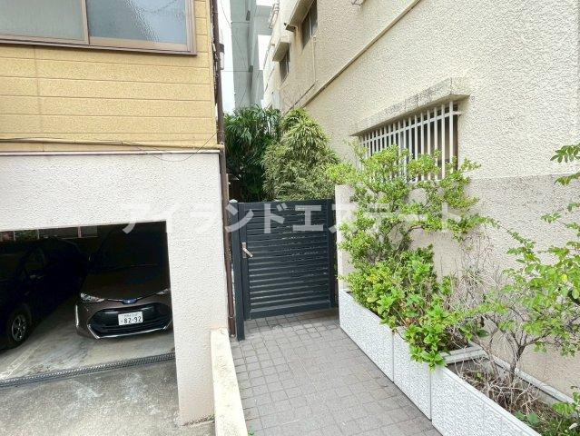 ポピエール　女性限定　陽当たり良好　室内洗濯機置場のエントランス