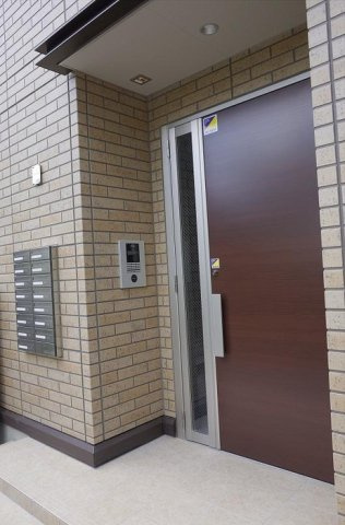 D-room井田の玄関