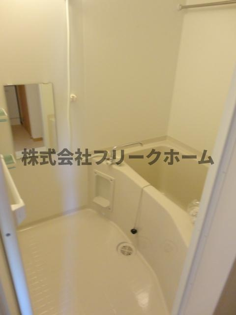 武蔵野市吉祥寺本町３丁目のアパートの浴室