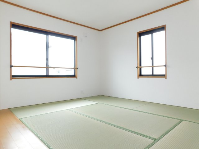 北名古屋市六ツ師町田の中古一戸建の和室|◇２階和室◇　　南面で明るい和室約８．６帖　