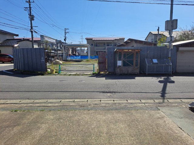 二番堰売地の前面道路含む現地写真