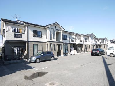 サンハイツ西高崎Ⅳ棟の駐車場