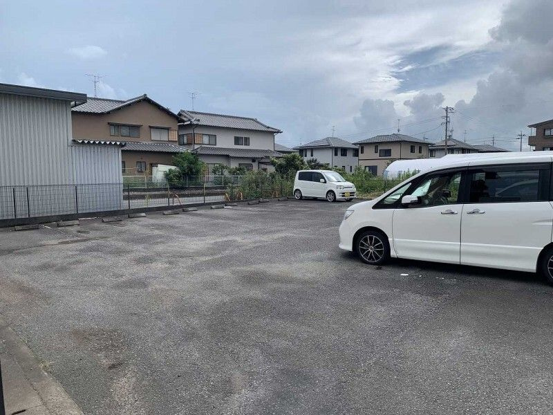 Ｓｕｒｐｌｕｓ　Ｔｈｒｅｅ憩の駐車場